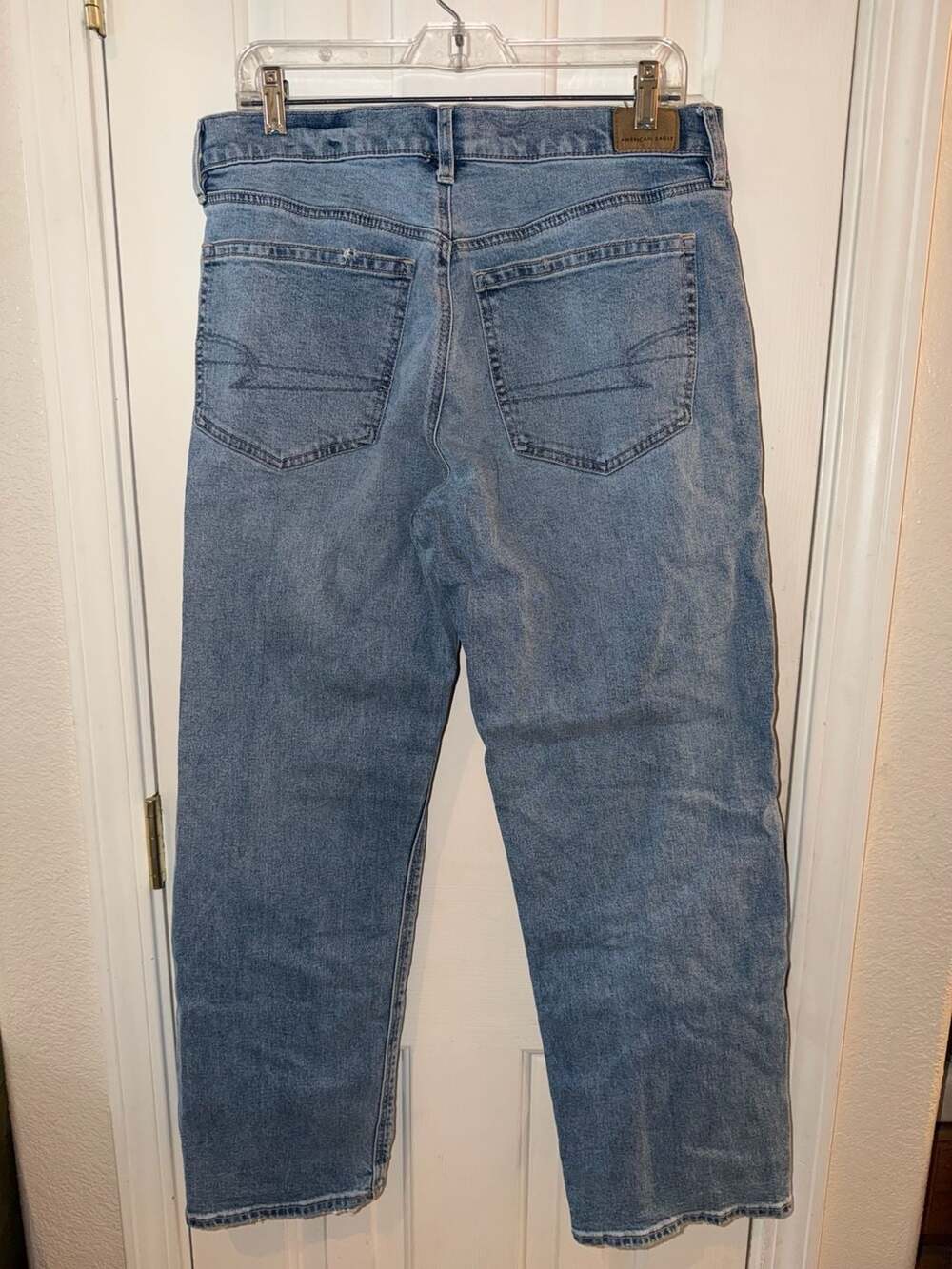 American Eagle Outfitters Women's Size 8 Regular Standard Medium Wash Distressed